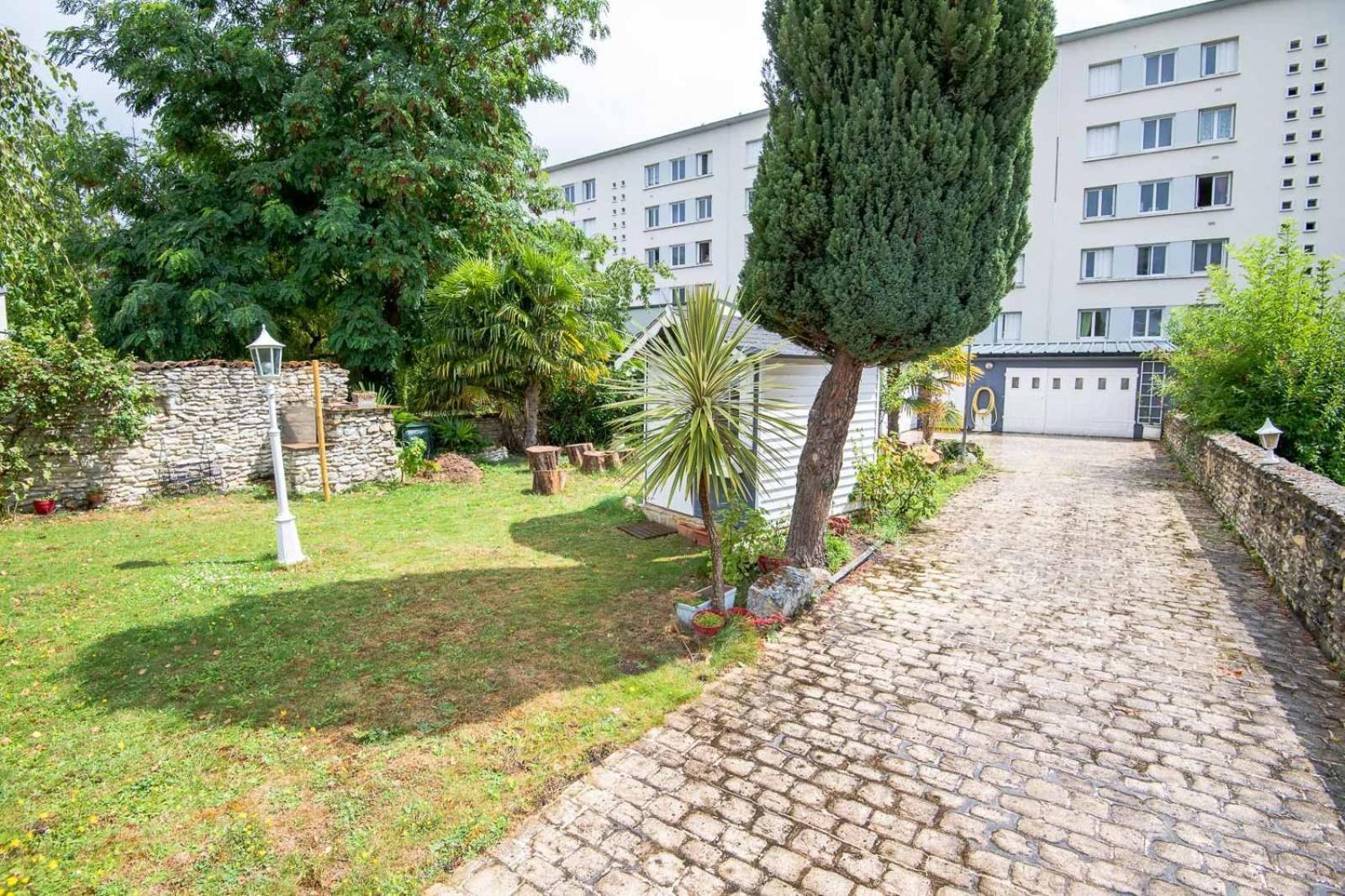 Le Stalingrad - Saint-Pierre-Des-Corps Otel Dış mekan fotoğraf